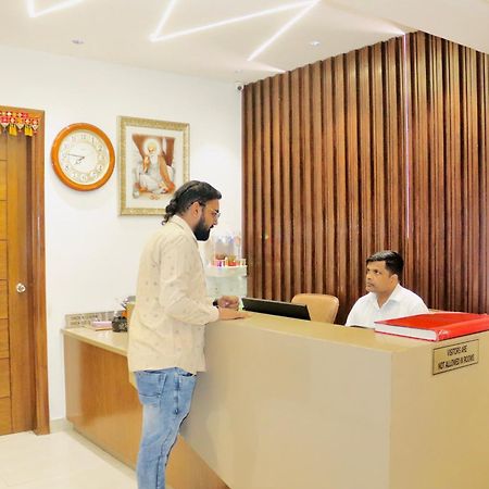 Hotel Magic Tree Karol Bagh Metro Station New Delhi מראה חיצוני תמונה