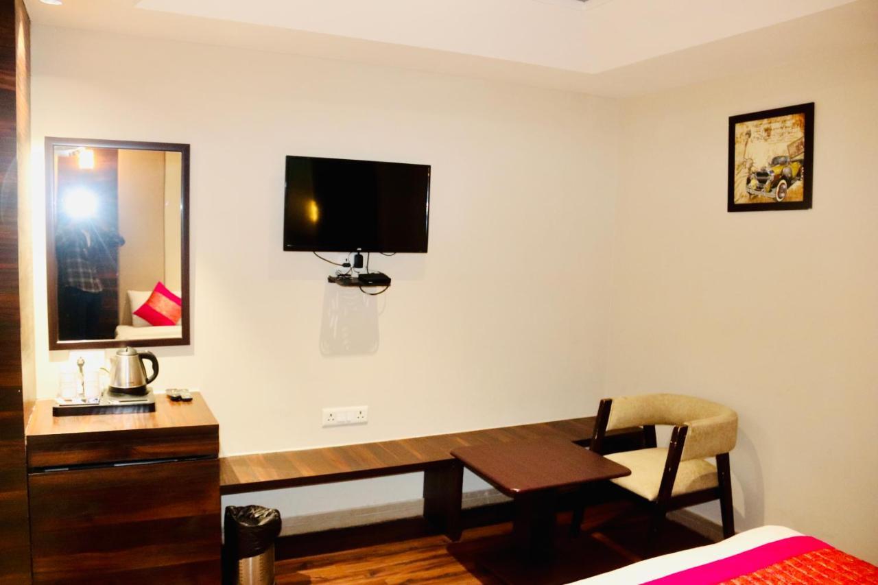 Hotel Magic Tree Karol Bagh Metro Station New Delhi מראה חיצוני תמונה