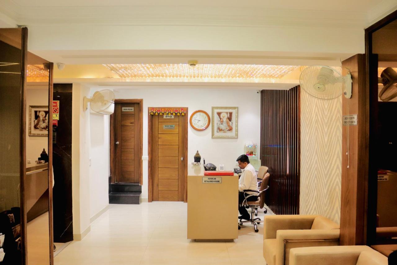 Hotel Magic Tree Karol Bagh Metro Station New Delhi מראה חיצוני תמונה