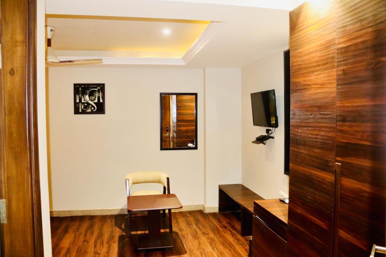 Hotel Magic Tree Karol Bagh Metro Station New Delhi מראה חיצוני תמונה