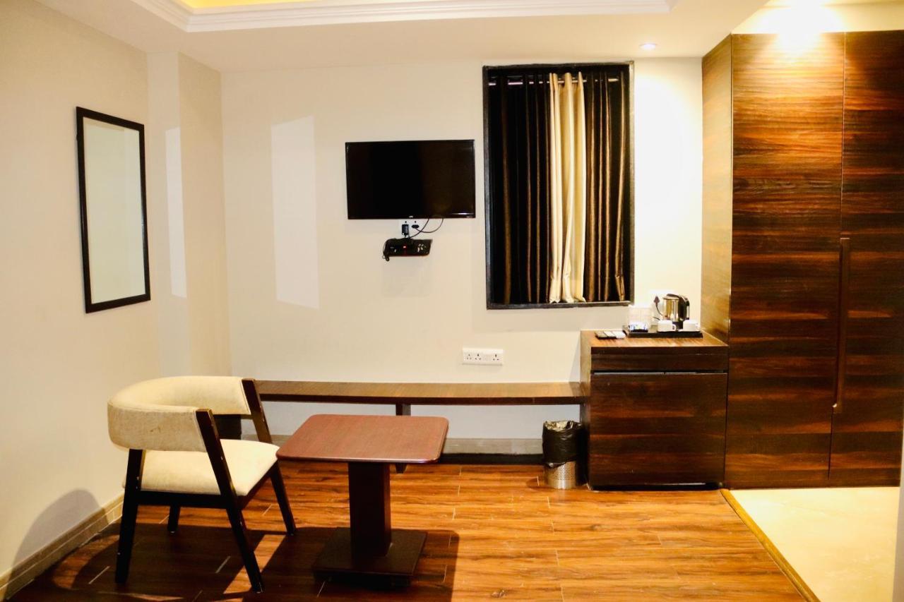 Hotel Magic Tree Karol Bagh Metro Station New Delhi מראה חיצוני תמונה