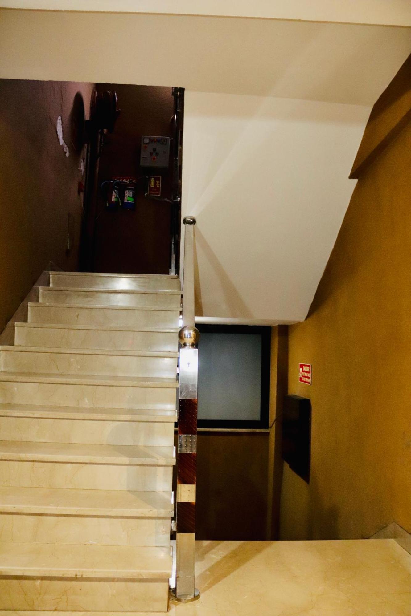 Hotel Magic Tree Karol Bagh Metro Station New Delhi מראה חיצוני תמונה