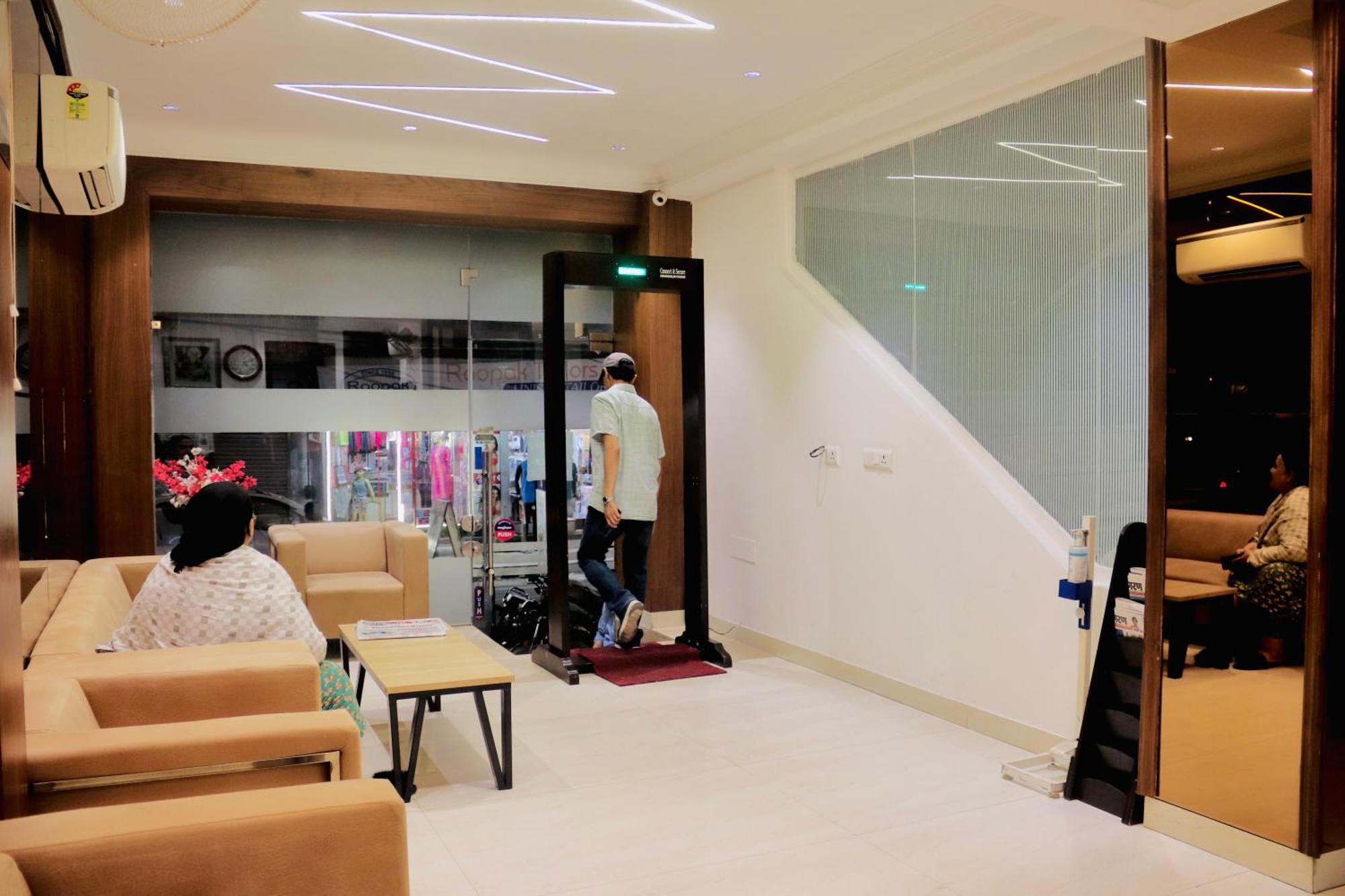 Hotel Magic Tree Karol Bagh Metro Station New Delhi מראה חיצוני תמונה